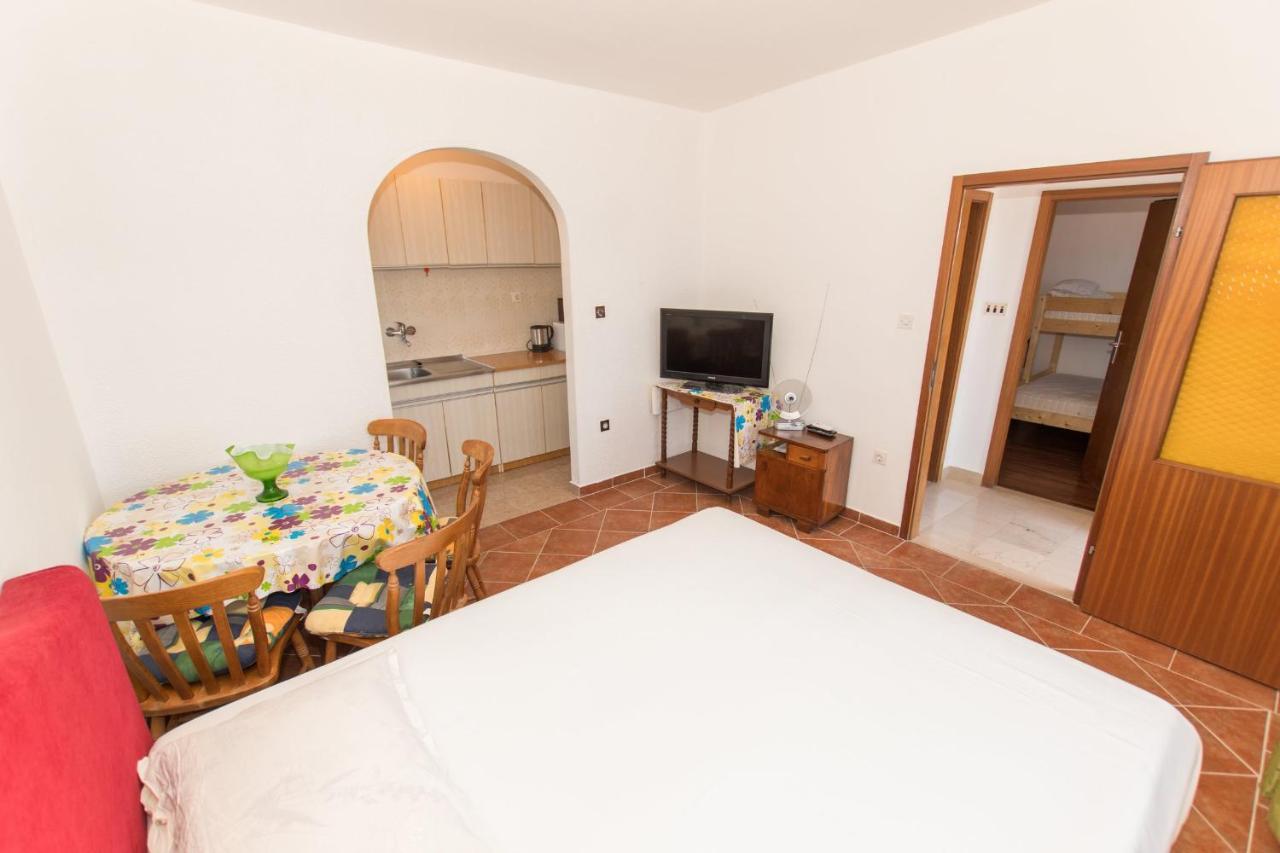 Near The Beach Apartments Jagodia 브렐라 외부 사진