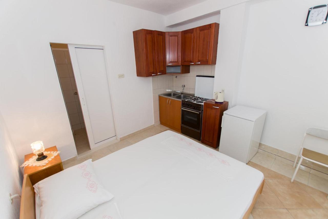 Near The Beach Apartments Jagodia 브렐라 외부 사진