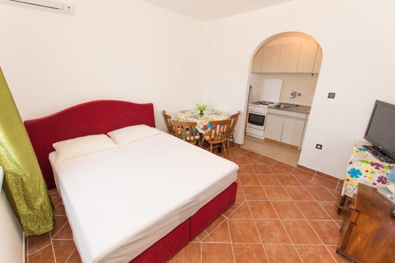 Near The Beach Apartments Jagodia 브렐라 외부 사진