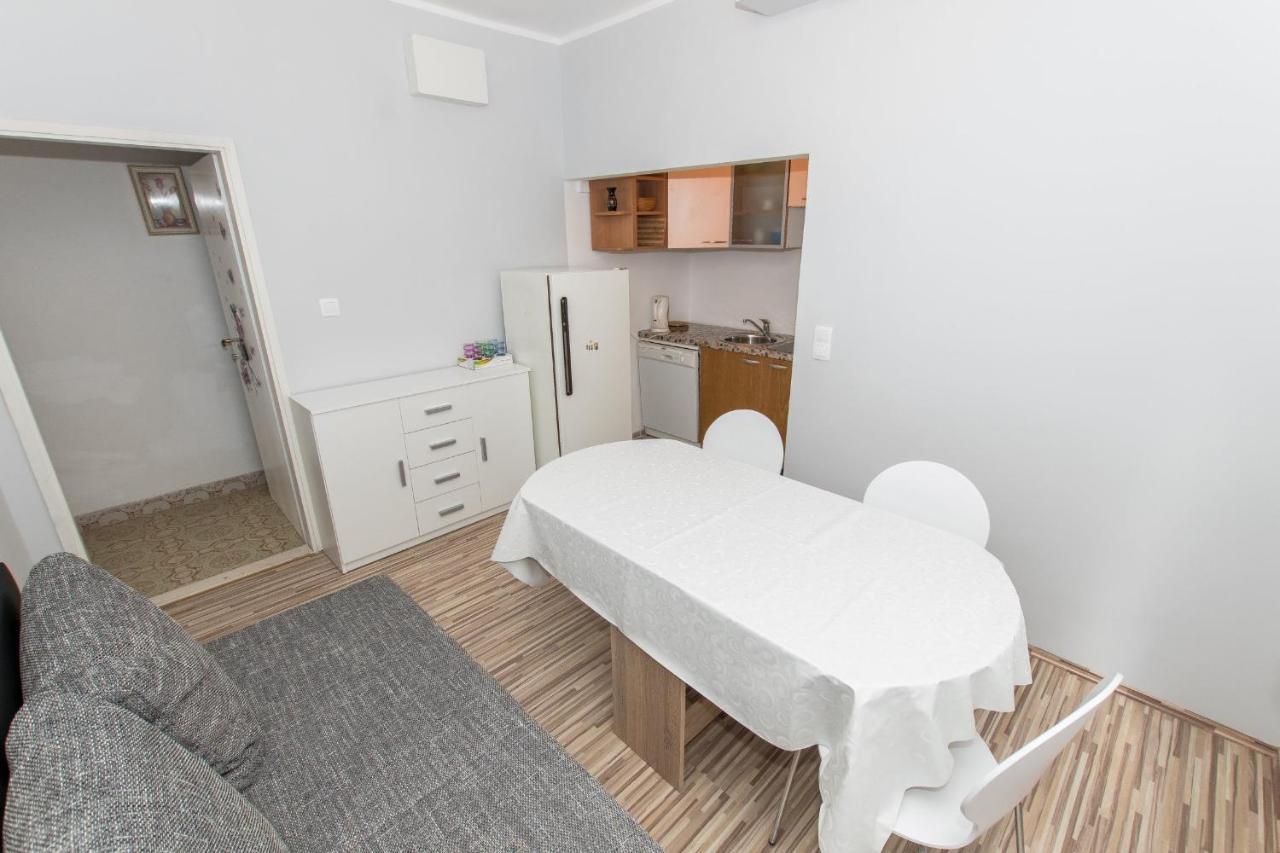 Near The Beach Apartments Jagodia 브렐라 외부 사진