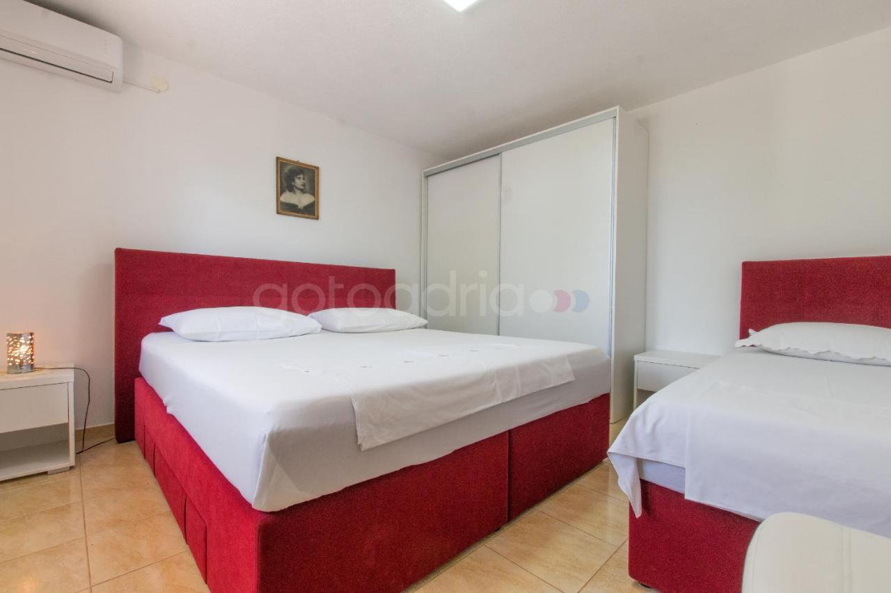 Near The Beach Apartments Jagodia 브렐라 외부 사진
