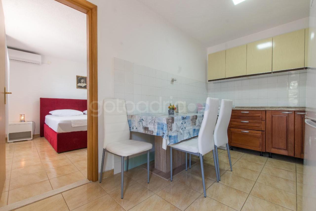 Near The Beach Apartments Jagodia 브렐라 외부 사진